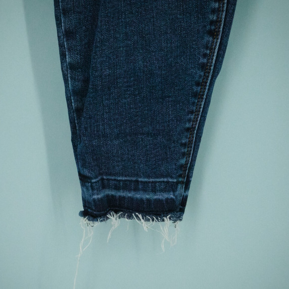 Spanx Size XL Dark Wash Distressed Pull On Raw Hem Skinny Cotton Stretch Jeans - Picture 3 of 8